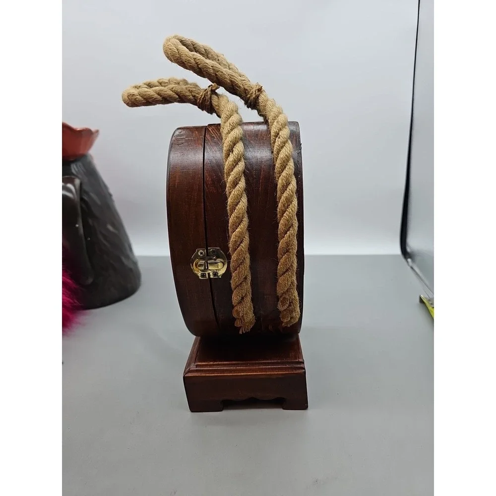 Vintage‎ Wood Nautical Clock Key Holder Works Good